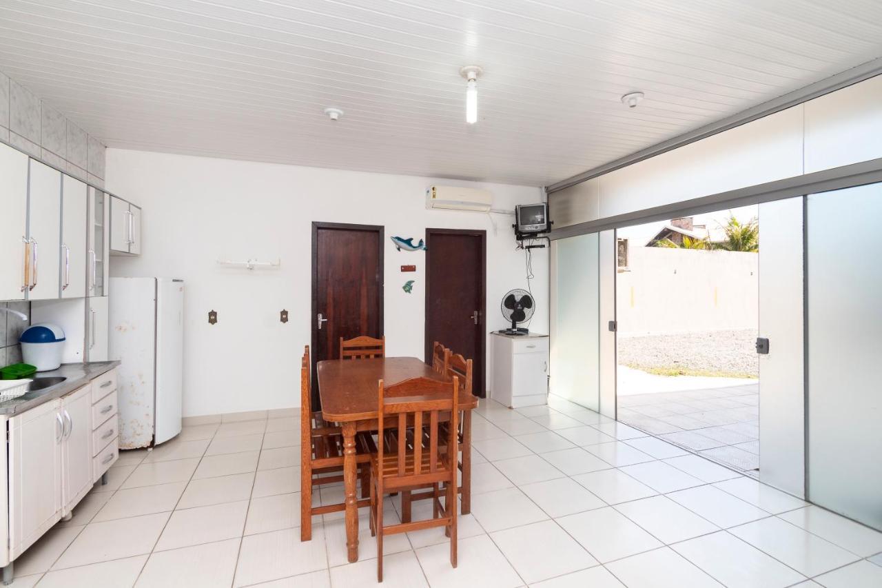 Residencial Ipe Amarelo Apartment บอมบินญัส ภายนอก รูปภาพ