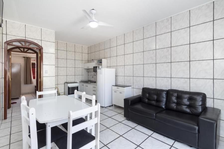 Residencial Ipe Amarelo Apartment บอมบินญัส ภายนอก รูปภาพ