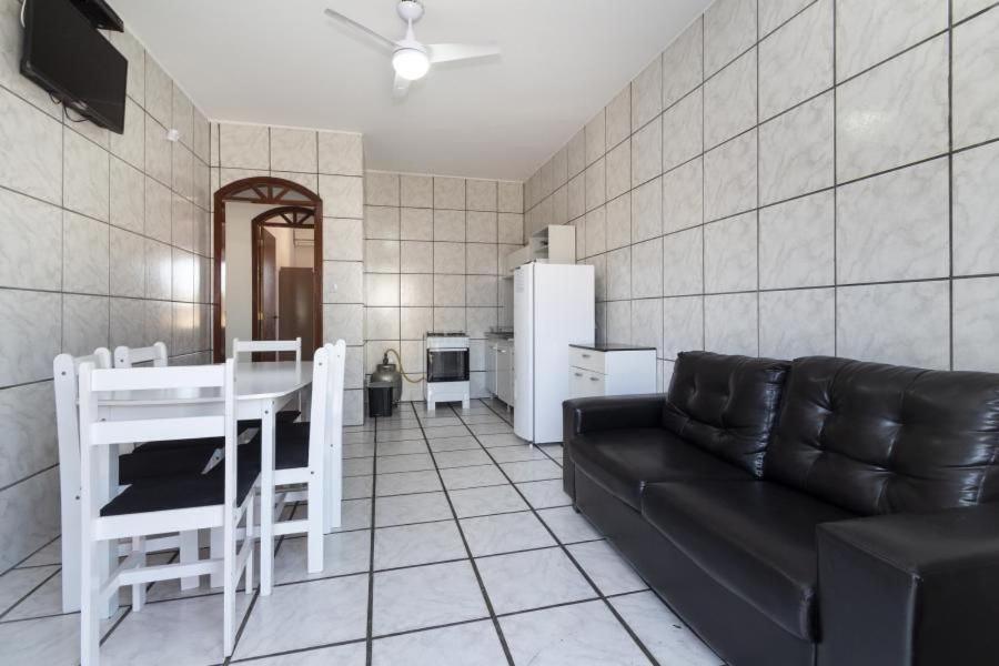 Residencial Ipe Amarelo Apartment บอมบินญัส ภายนอก รูปภาพ