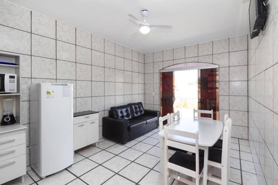 Residencial Ipe Amarelo Apartment บอมบินญัส ภายนอก รูปภาพ